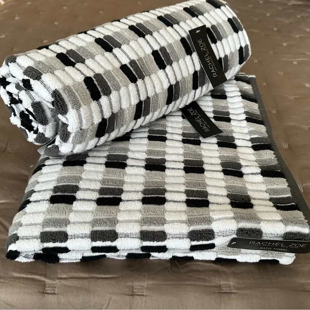 Rachel Zoe Cotton Bath Towels Set of 2 Black and White NEW
